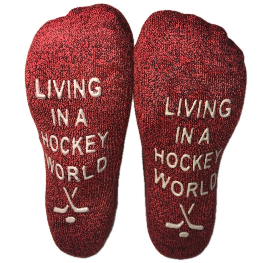 3/$30 MENS FUNNY QUOTE SAYINGS SOCKS LIVING IN A HOCKEY WORLD SIZE  7-11